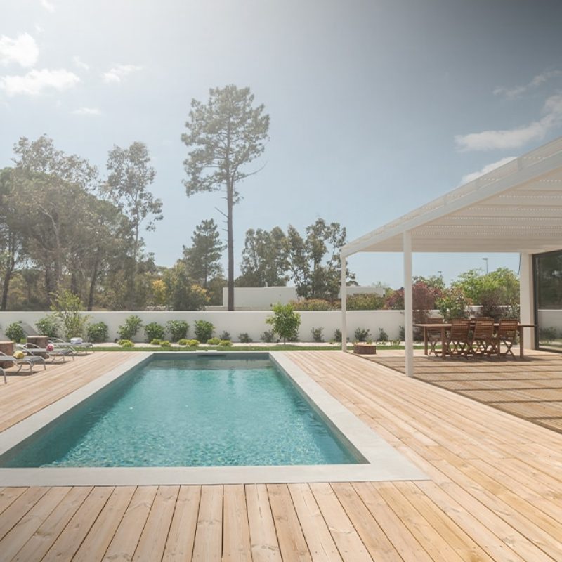 Comment intégrer une piscine à votre terrasse avec des plots réglables